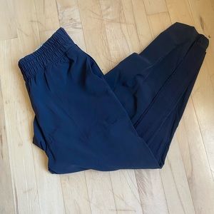Ivivva girls crop joggers!